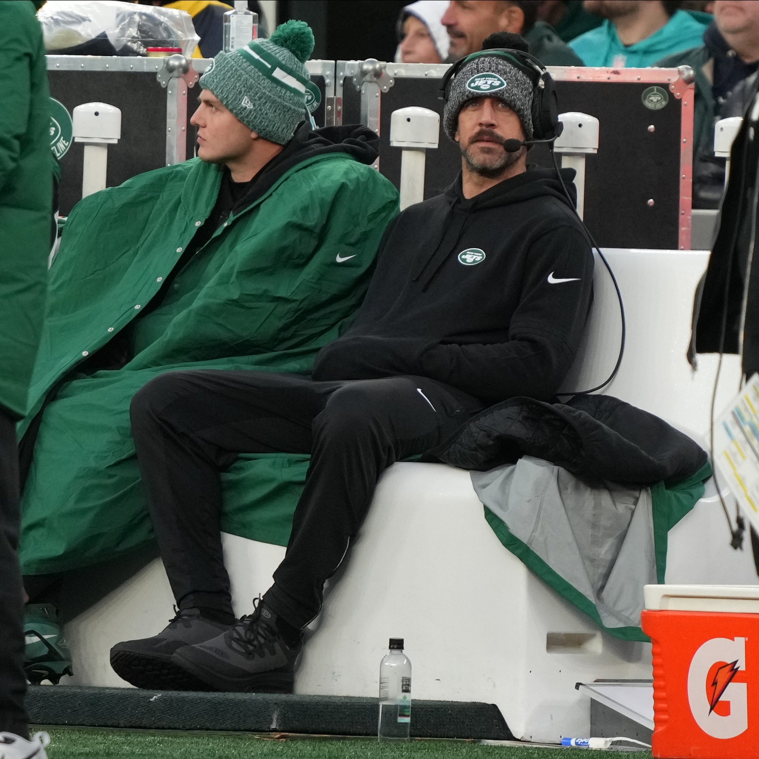 black friday, jets players address aaron rodgers attempting comeback this season