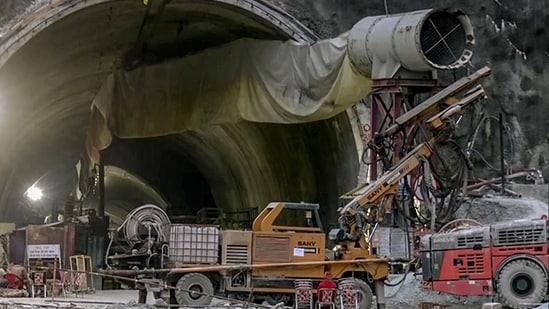 uttarkashi tunnel rescue live: 12 rat-hole minings experts begin manual drilling