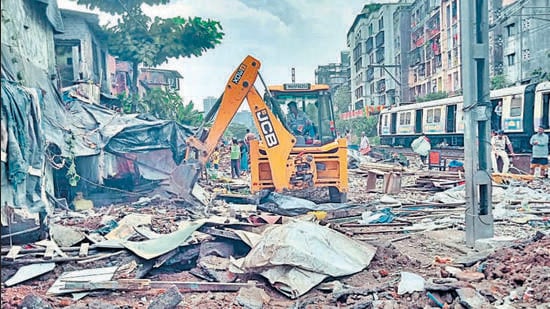 cr begins demolition of illegal structures along harbour line