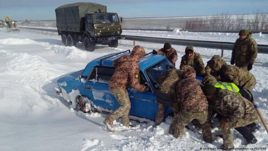 ukraine reports 10 deaths in snowstorm