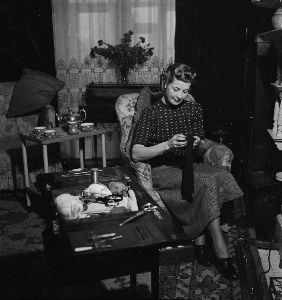 furniture-that-has-disappeared-in-the-modern-era