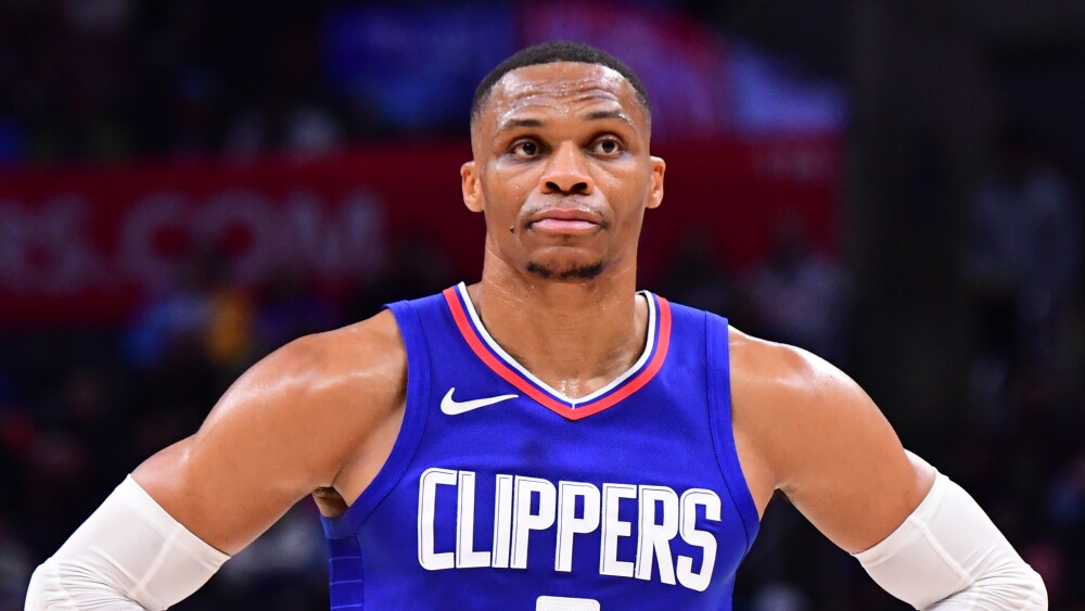 russell westbrook gets into verbal dispute with fan at end of clippers home loss