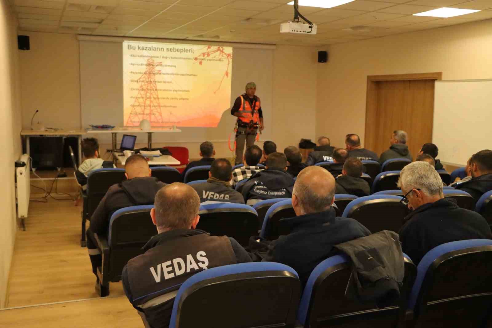 vedaş’tan saha personeline güvenli çalışma eğitimi