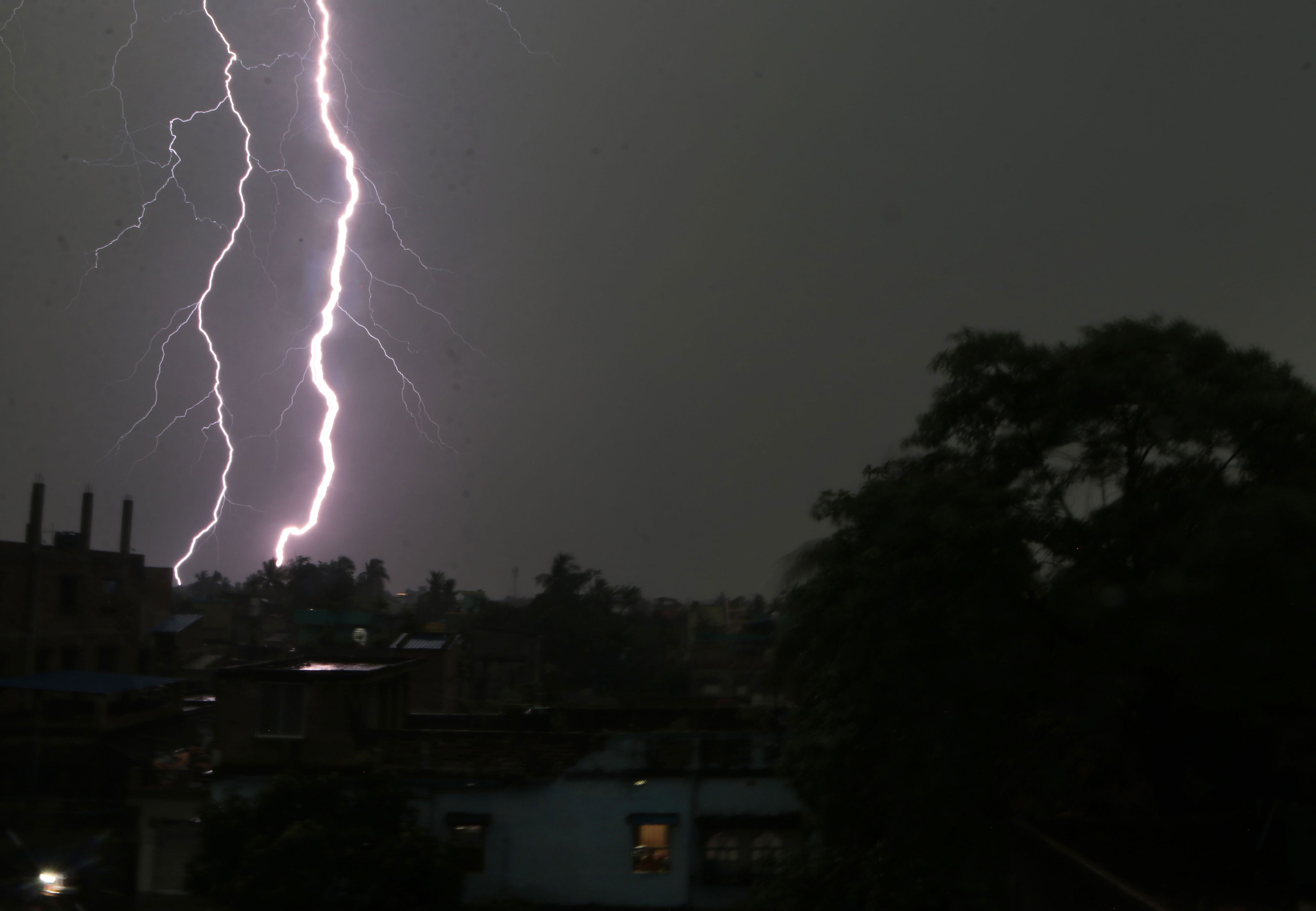 lightning kills 27 in one day in india's gujarat state