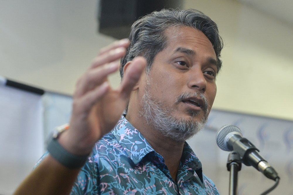 khairy says ‘congratulations’ to big tobacco, vape industry after health ministry tables anti-smoking law minus geg clause