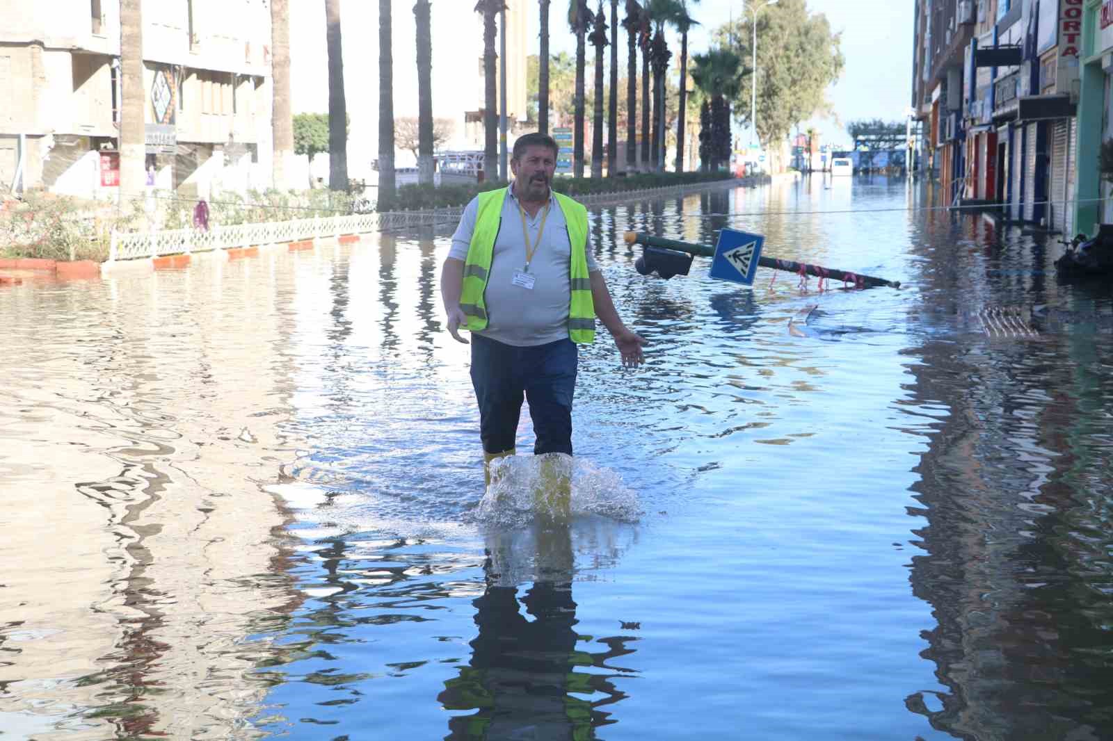 fırtınanın etkisini yitirdiği i̇skenderun, venedik’e döndü