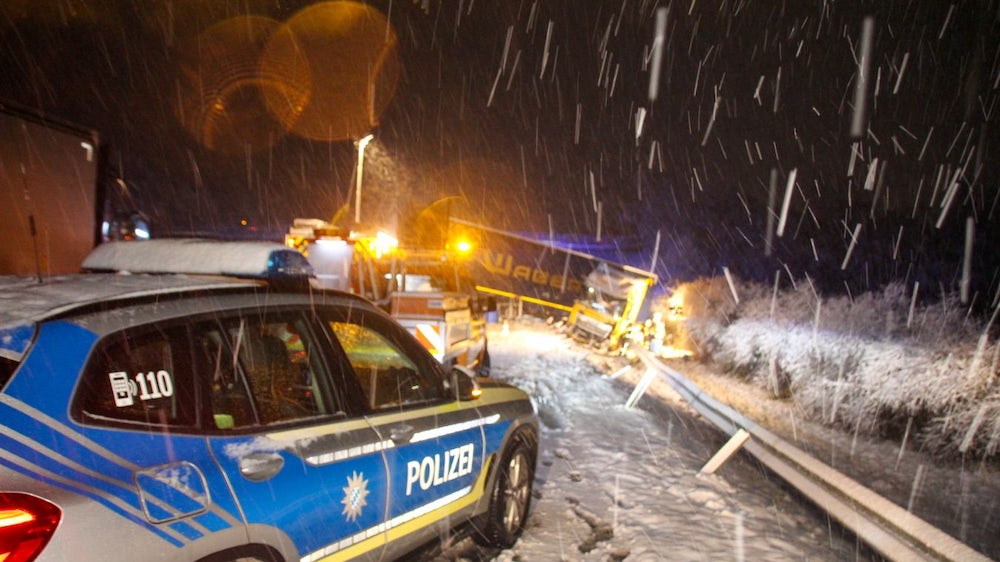 wetter in bayern: mehrere unfälle nach wintereinbruch - neuer schnee erwartet