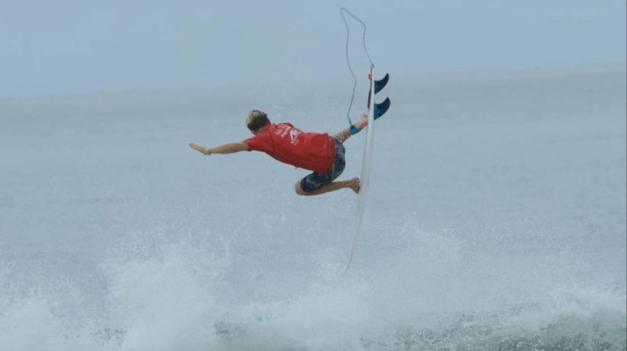 thiago passeri, la joya de nuestro surf que fue campeón con 14 años y ahora avanza en el mundial