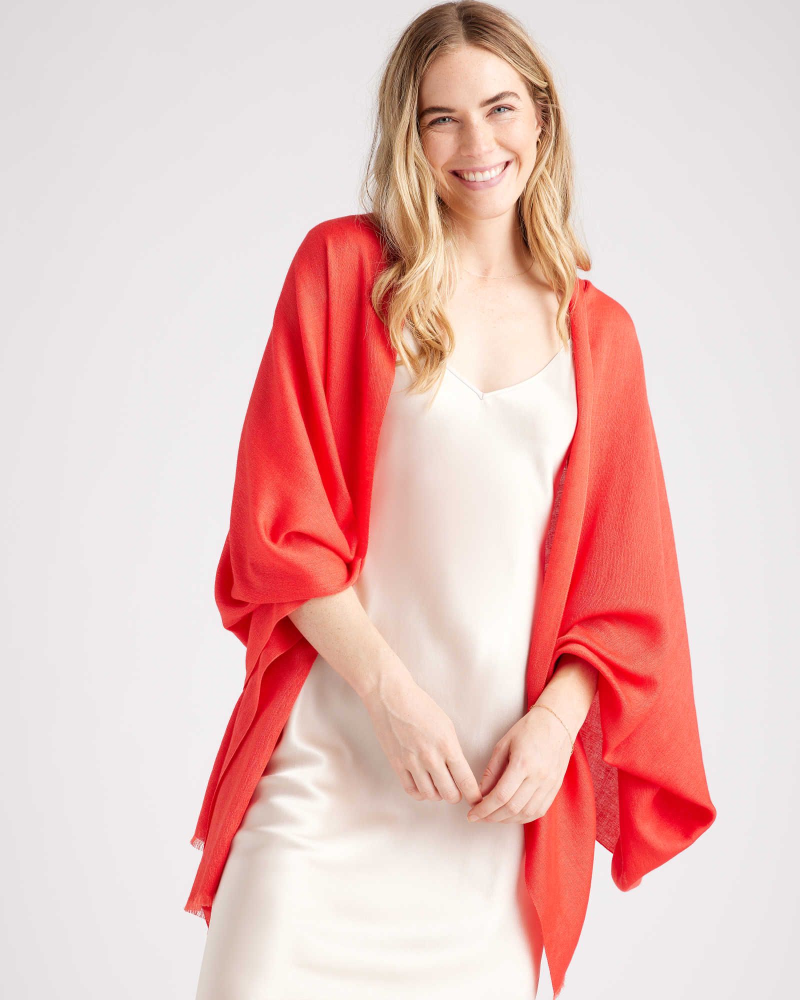 Found: A Ridiculously Cozy Cashmere Wrap That's Stylist-Approved And ...