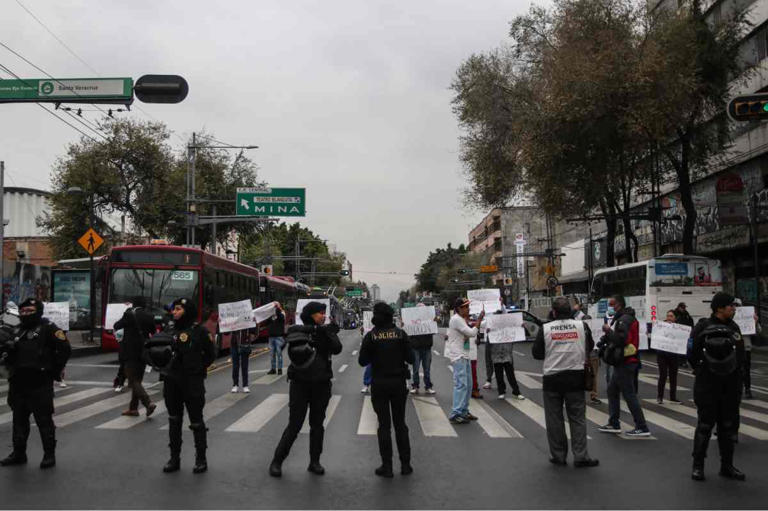 Policías en las protestas contra la ratificación de Godoy como fiscal. | Foto: Cuartoscuro|Policías en las protestas contra la ratificación de Godoy como fiscal. | Foto: Cuartoscuro