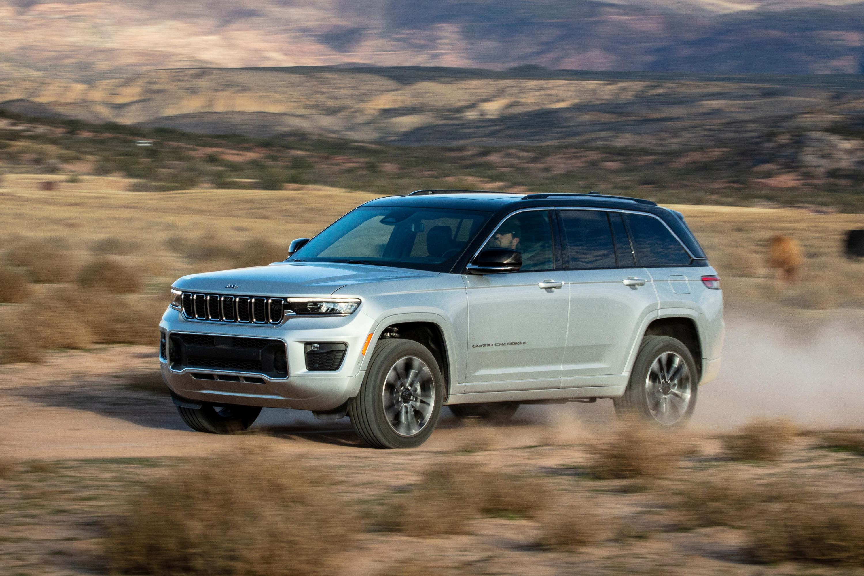 Grand Cherokee 2023. Jeep 2023. Джип 2023 небольшой. Джип 2023 премиум.