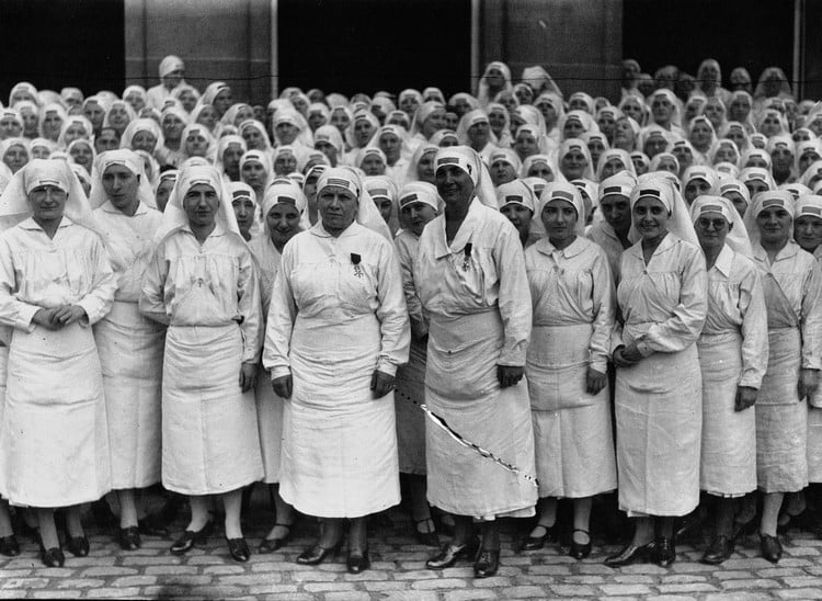 histoire d’infirmières : la persévérance en blouse blanche