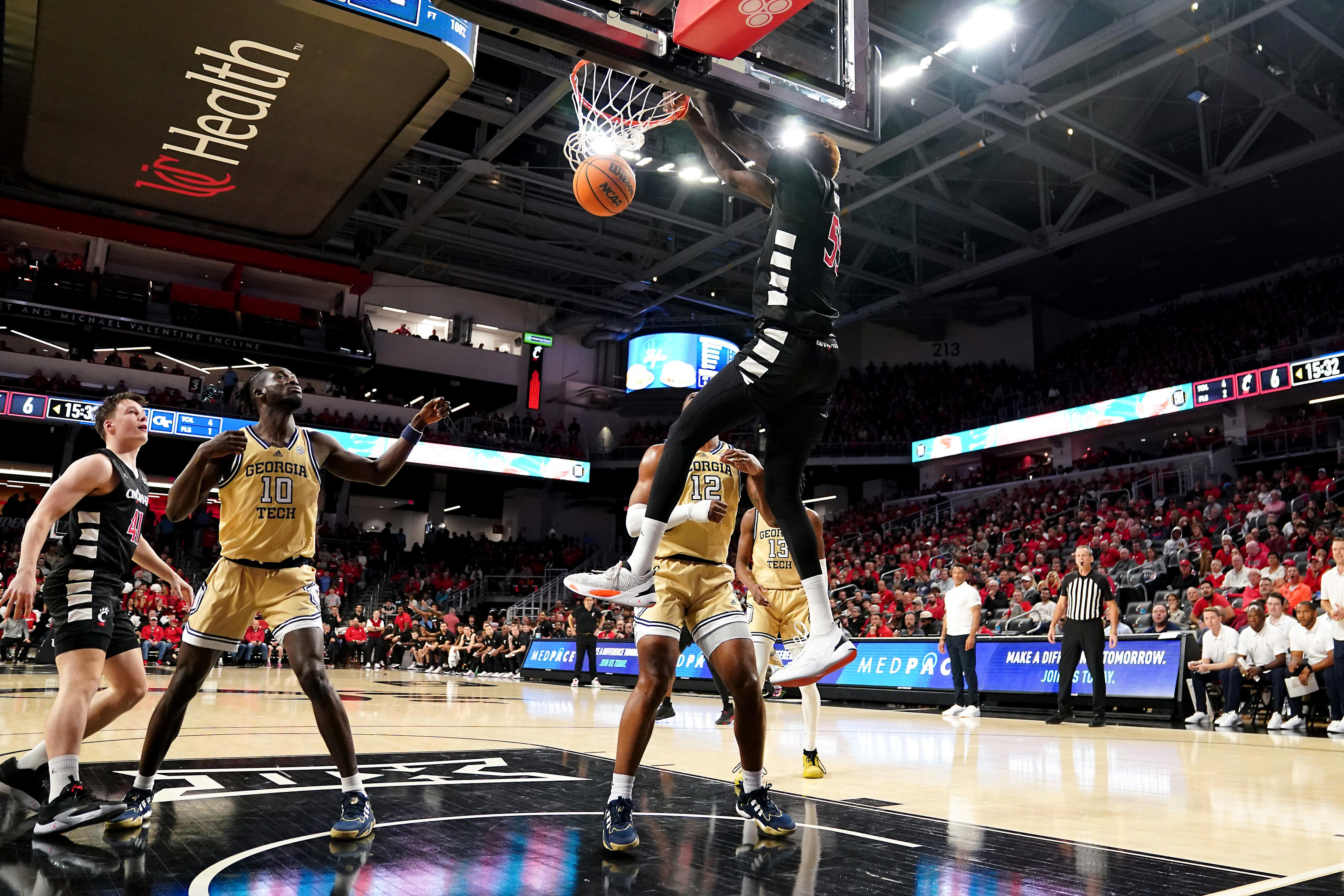 Scouting Report: 6-0 Cincinnati Bearcats Host Florida Gulf Coast Sunday ...