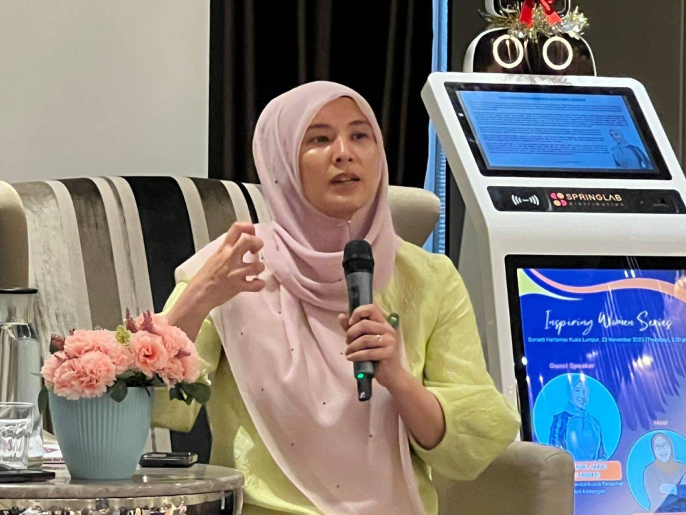 gig economy attracting youths with flexible hours, independent environment - nurul izzah