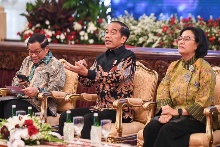 jokowi: jangan sampai pemerintah pusat bangun pelabuhan, jalan provinsinya tidak dikoneksikan