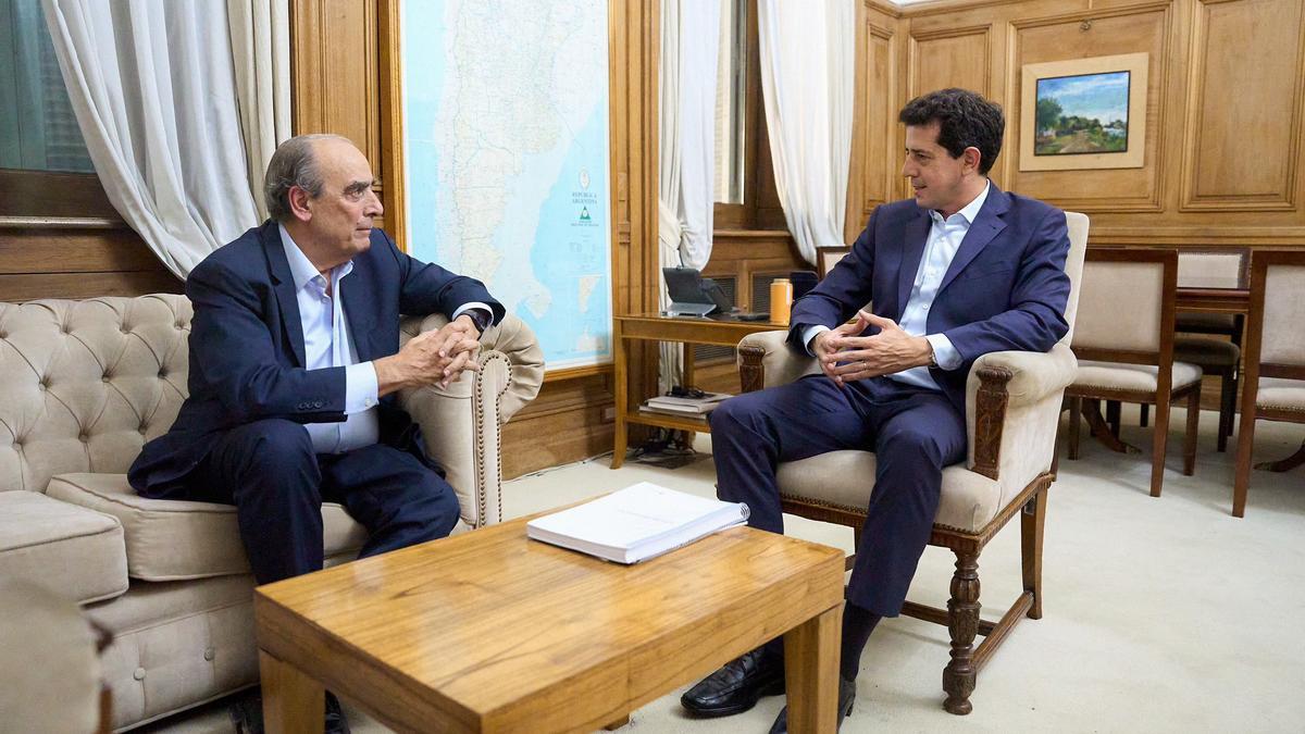 guillermo francos y wado de pedro se reunieron en la casa rosada para iniciar la transición