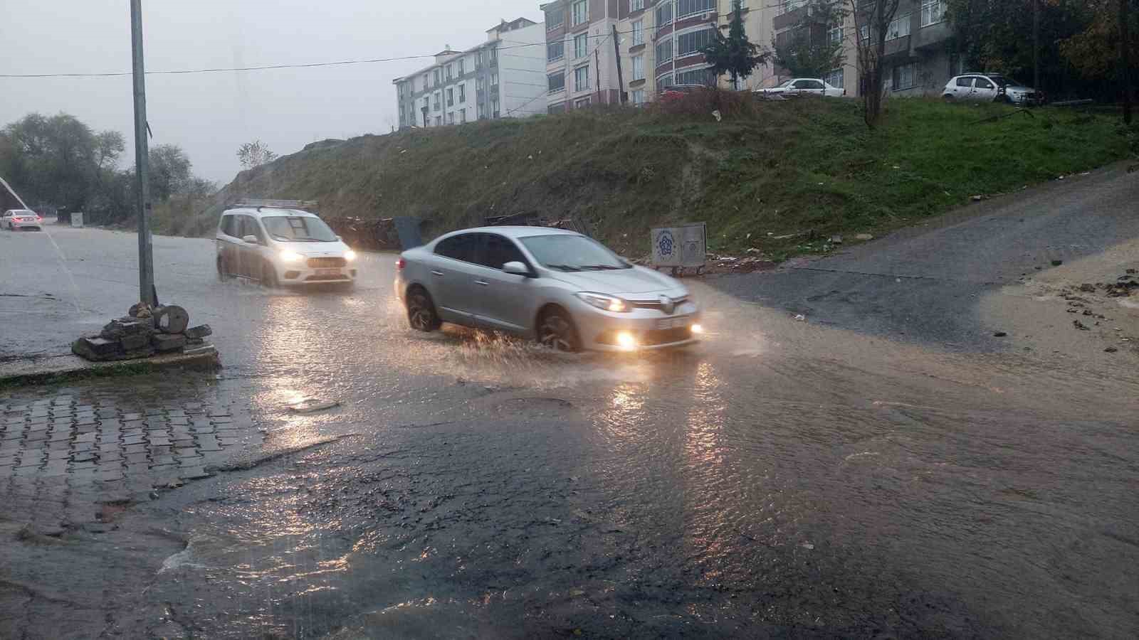 tekirdağ’da şiddetli yağış: sokaklar dere gibi aktı