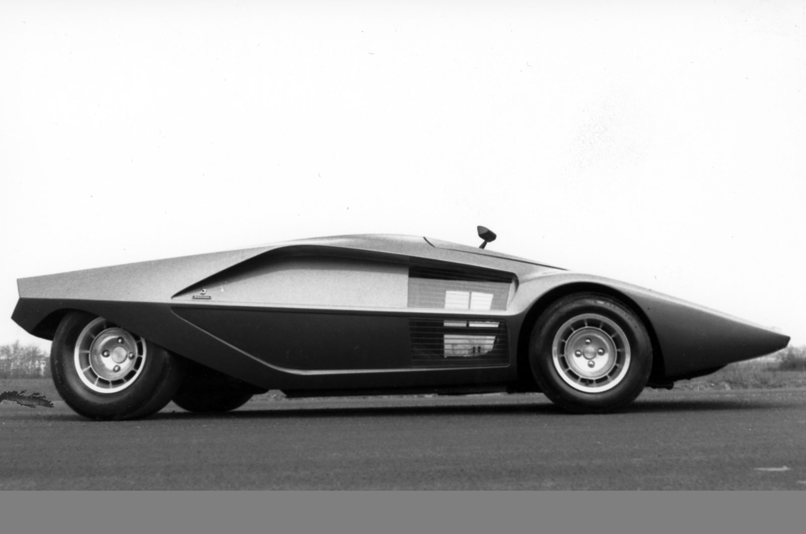 <p>The seventies was the decade of The Wedge and this was one of the wedgiest concepts ever dreamed up. It was also one of the lowest at just 83cm. Another <strong>Marcello Gandini </strong>(born 1938) confection, the Stratos Zero featured a 115 BHP 1.6-liter V4 from the Lancia Fulvia. Talk about all mouth and no trousers.</p>