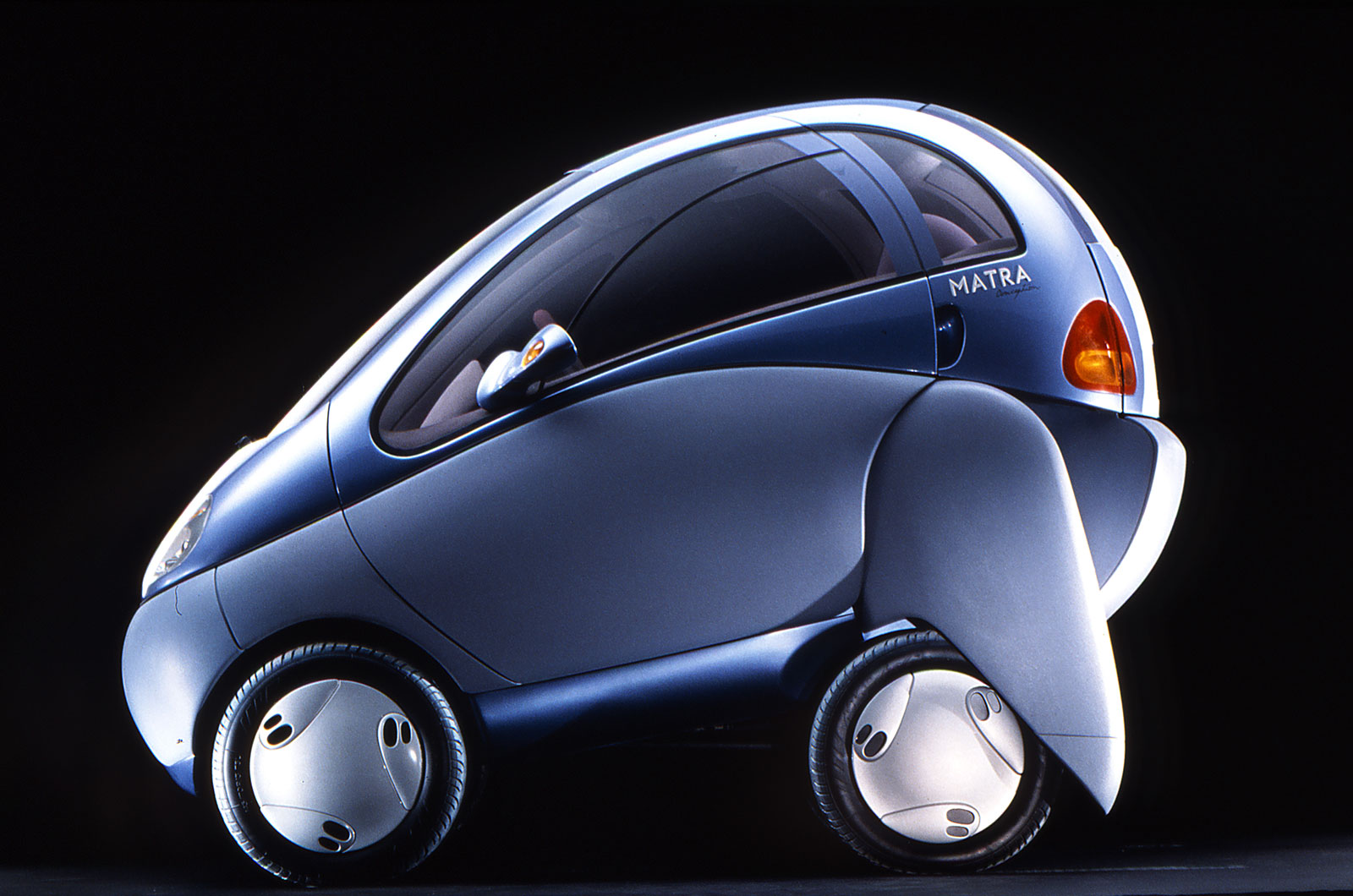 <p>City cars are often attractive because of their low price, achieved by reducing complexity to the minimum. Clearly nobody told Renault this, because in conjunction with Matra, the French outfit produced perhaps the most complicated small car ever, with complex rear suspension that provided an adjustable wheelbase. Just what the world needed.</p>