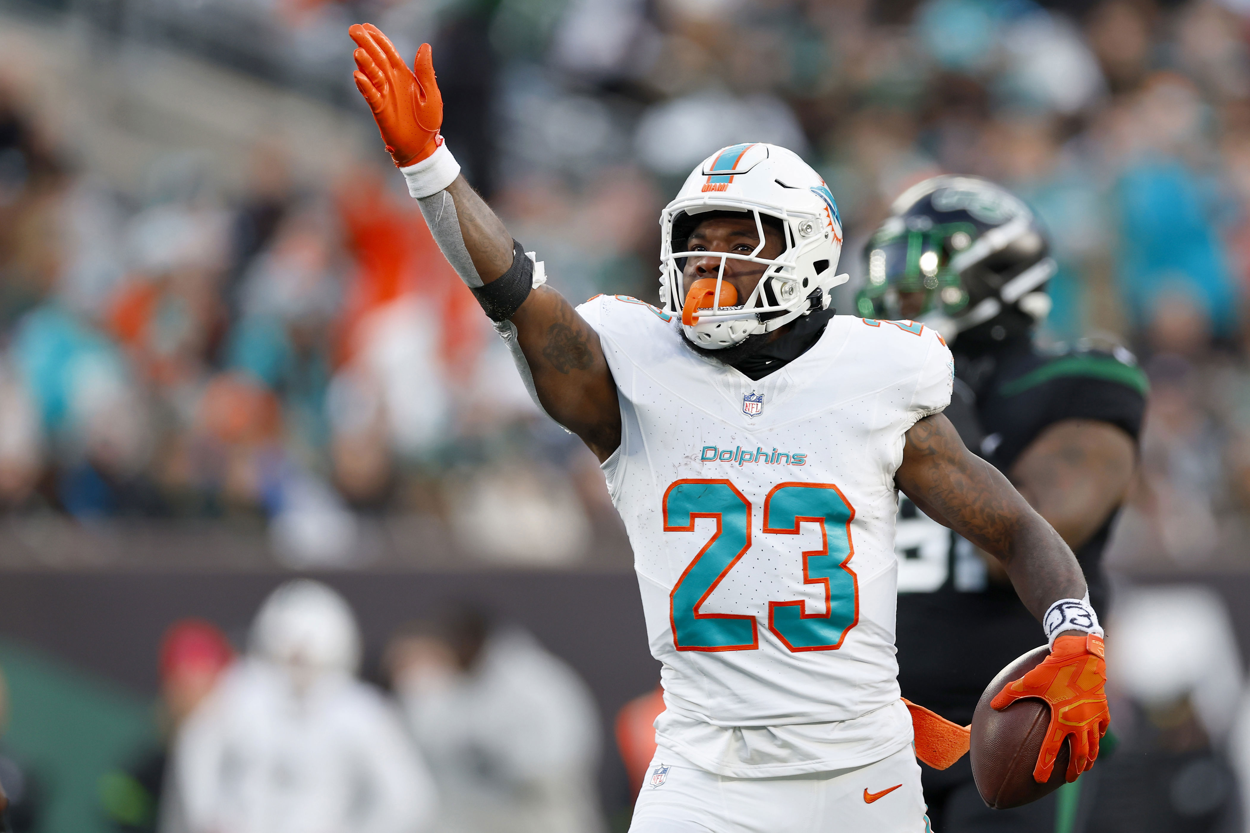 Dolphins DL Christian Wilkins calls RB Jeff Wilson 'a psycho'