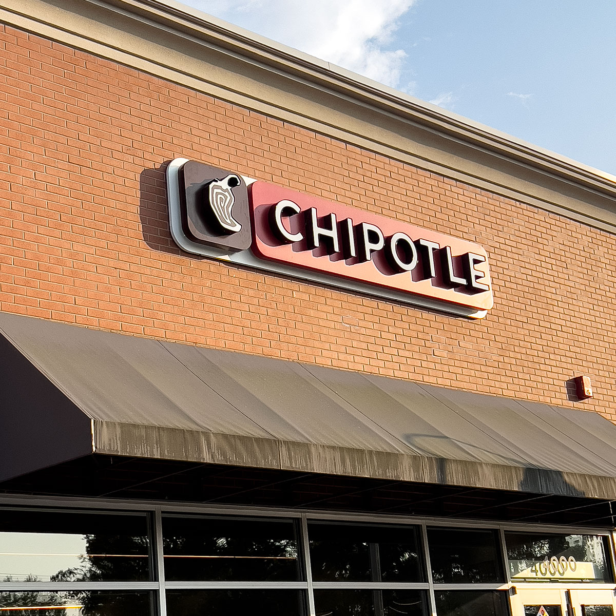 Chipotle Worker Reveals That Prices Have Gone Up For The Third Time In   AA1kJoRT.img