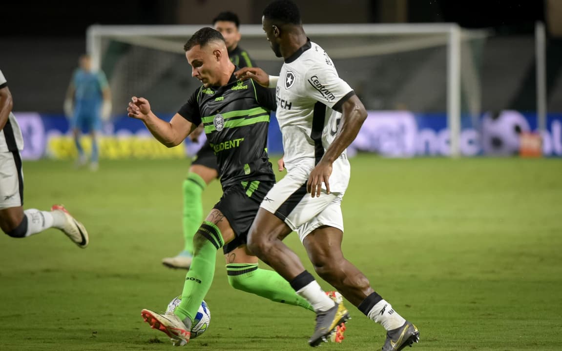 Botafogo Sofre Gol No último Minuto, Empata Com O Coritiba E Se ...