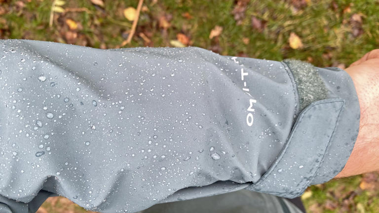 Columbia Ampli-Dry Waterproof Jacket review: excellent shell for day hikes