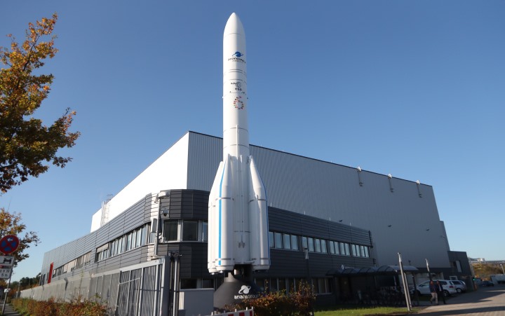 primeiro lançamento do foguetão ariane 6 previsto entre 15 de junho e 31 de julho