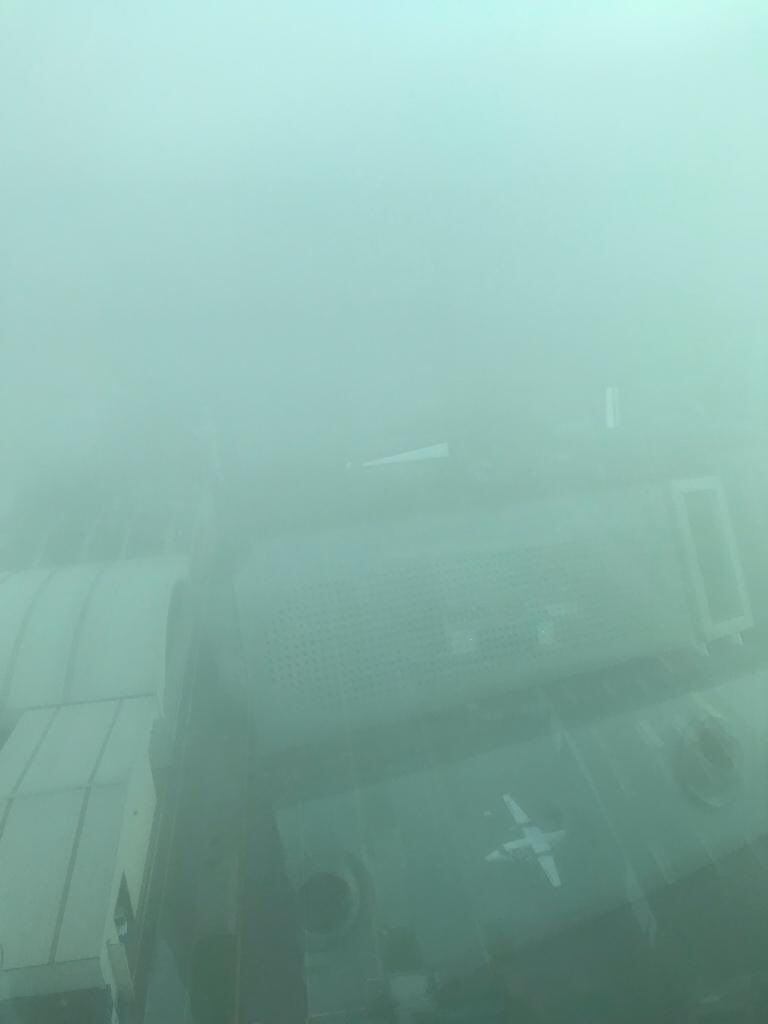 atención: reportan retrasos en vuelos en el aeropuerto el dorado por niebla densa
