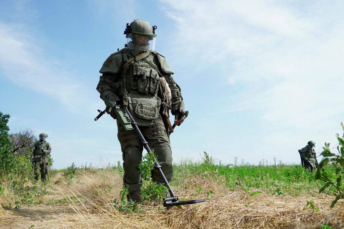 russian generals hide secret minefield maps from own forces: ukraine