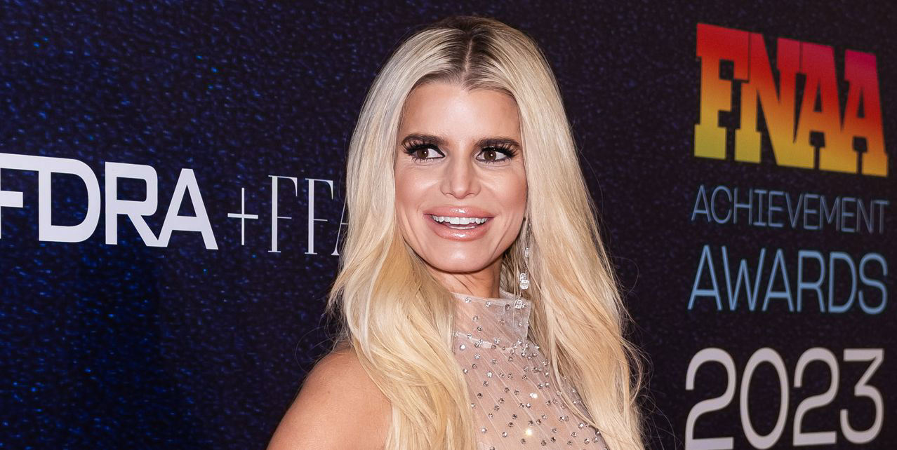 Jessica Simpson, 43, Shares A Rare Pic Of Her Toned Abs In A Crop Top 🔥
