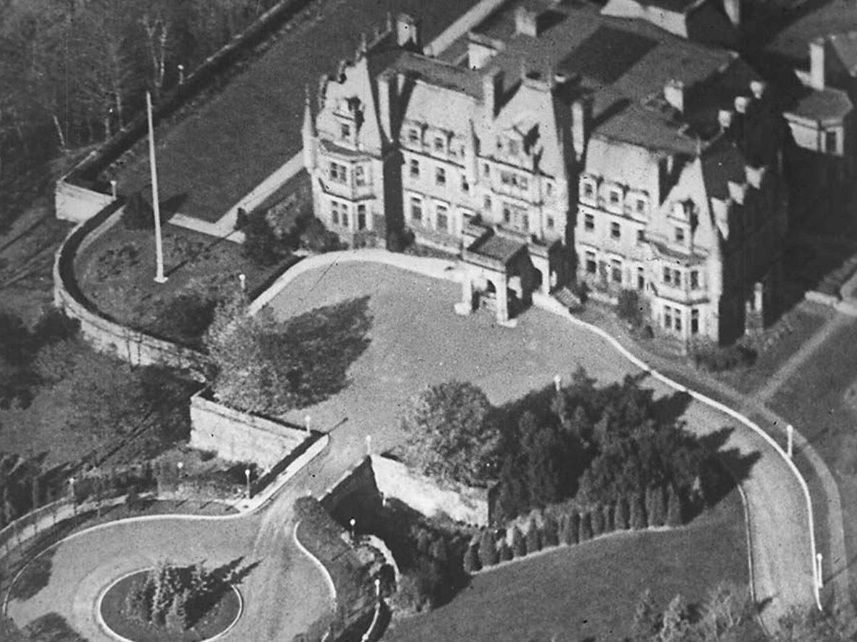 <p>Have you ever noticed that nearly every province governor has an official residency except Ontario? The reason for that traces all the way back to a place called Chorley Park. From 1915 until 1961, Chorley Park was the mansion the governor resided. It was worth a massive $18 million once completed.</p> <p>It was the most opulent place in the whole city. The Great Depression brought a series of budget cuts, including not forcing the taxpayers to pay to maintain Chorley Park. The government eventually decided to destroy the building after it fell into disrepair. Now, nothing is left of the beautiful mansion.</p>