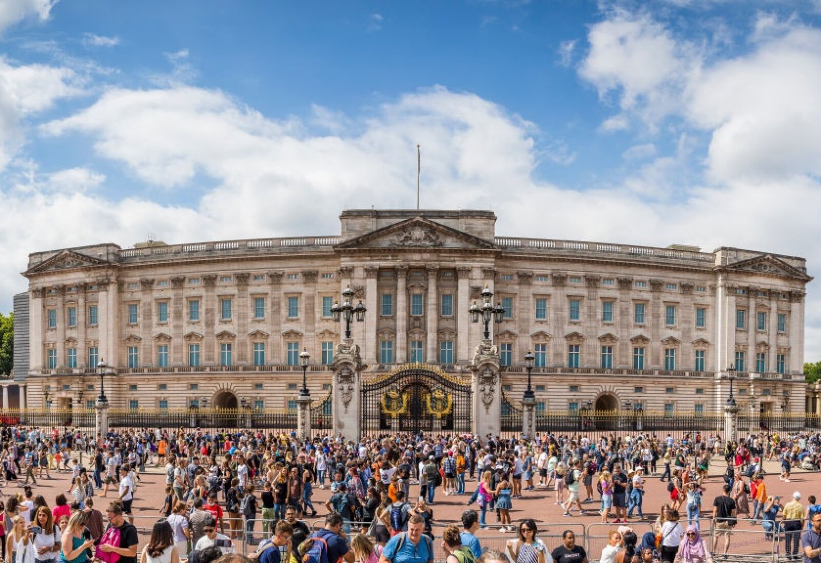 The 5 Best Sightseeing Tours Of Buckingham Palace