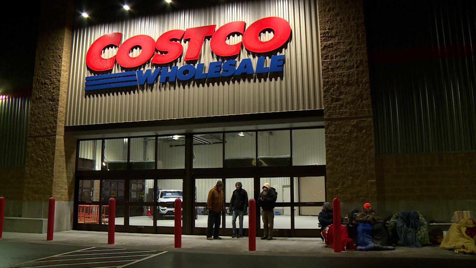 Eau Claire Costco opens for business