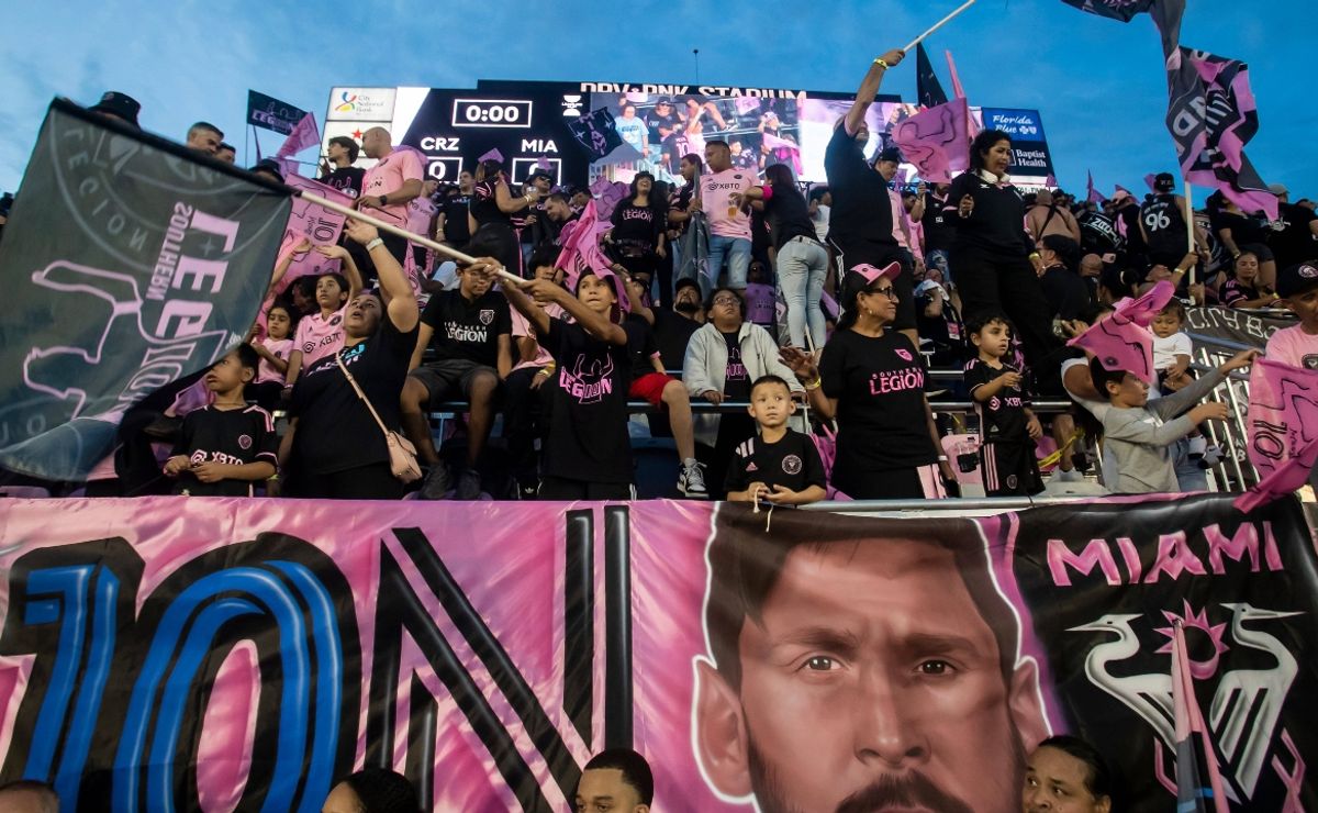 Inter Miami Sells Out Of 2024 Season Tickets Despite Price Hike   AA1kOax3.img