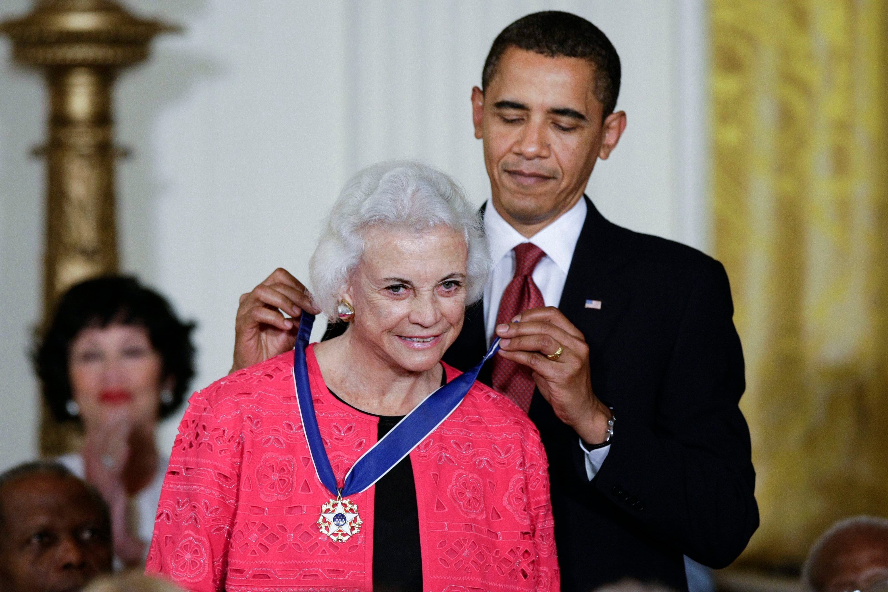 Sandra day. Sandra Day o'Connor. Sandra Day o'Connor foto. Sandra Day OCONNOR United States Courthouse.