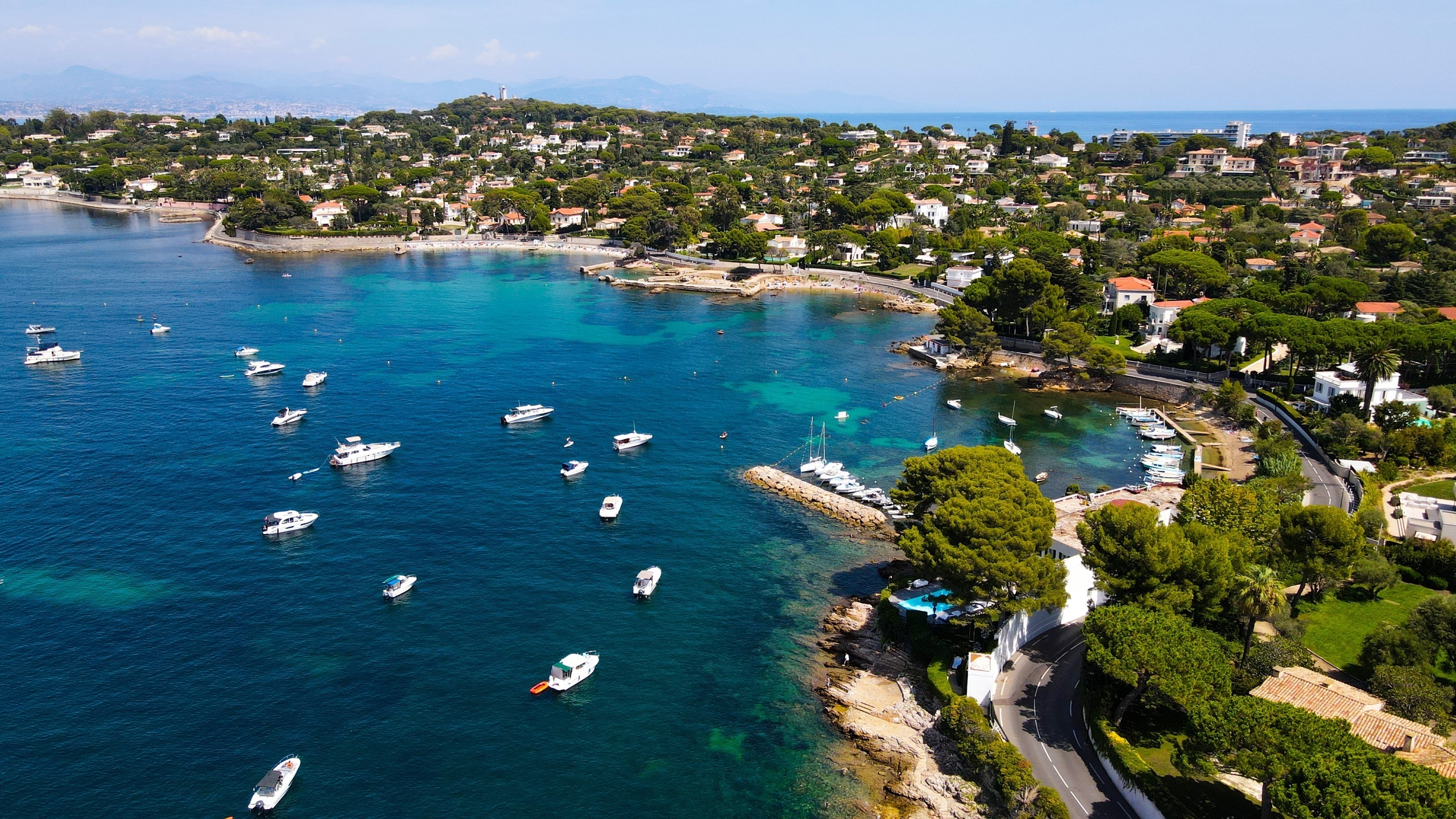 <p>Most visitors to the Cote d’Azur head for the larger cities, such as Nice or Cannes. However, Antibes, located between both, is the perfect place to truly relax. The Old Town is magnificent, with ramparts that provide epic views of the sea and the nearby peninsula with centuries-old mansions.</p><p>You may also like: <a href='https://www.yardbarker.com/lifestyle/articles/the_14_most_beautiful_beach_towns_on_the_west_coast_113023/s1__38578337'>The 14 most beautiful beach towns on the West Coast</a></p>