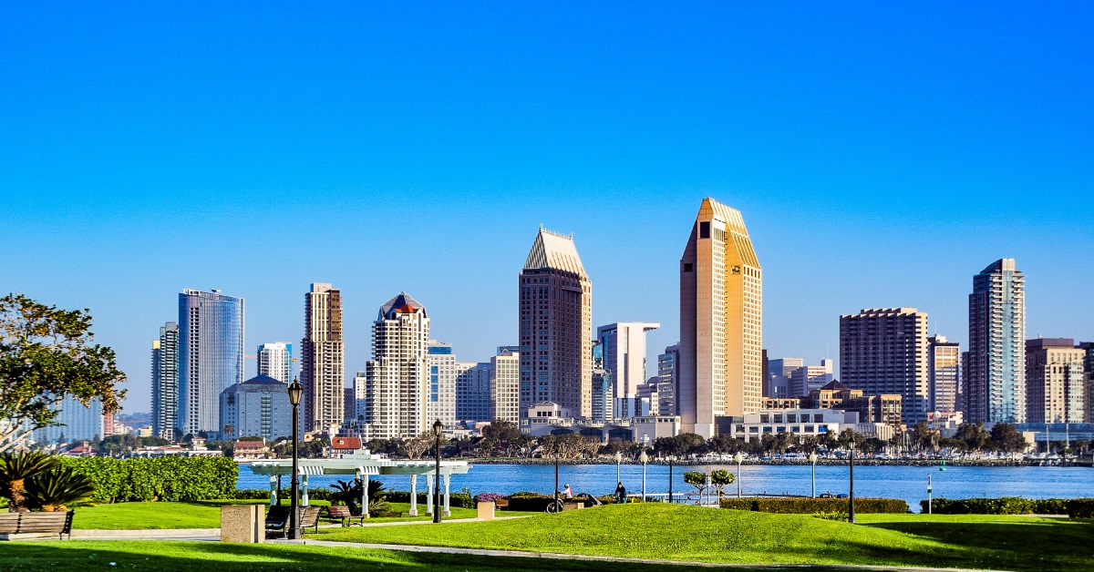 <p> For consistent year-round temperatures, ranging from the 60s in the winter to the 70s in the summer, look at San Diego for a retirement spot. The weather can’t be beat, and the city's attitude is generally more casual and laid-back than the rest of California.  </p> <p> There are beaches, restaurants, a Major League baseball team, and a world-famous zoo. But most importantly for retirees, there are great health care options. </p>