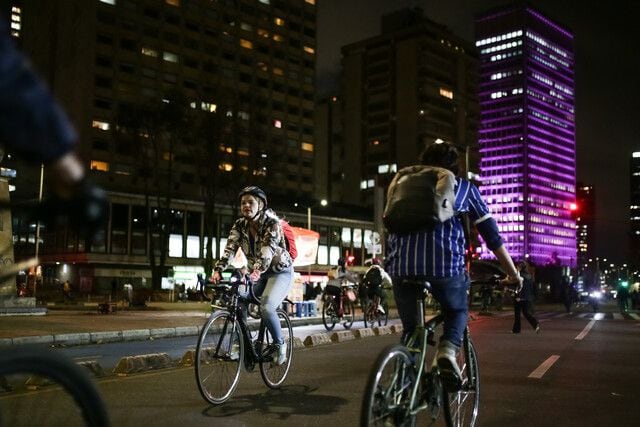 ciclovía nocturna de navidad en bogotá ya tiene fecha: horarios y recorridos