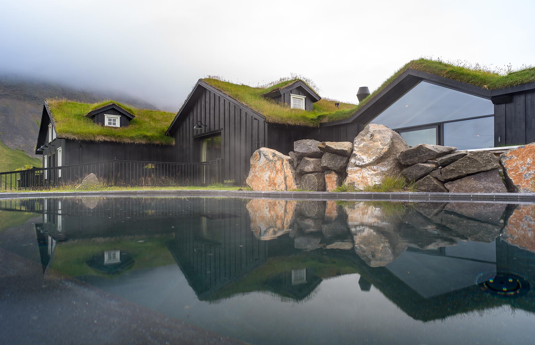 Ranked The world's best hotel pools, see the ultimate list