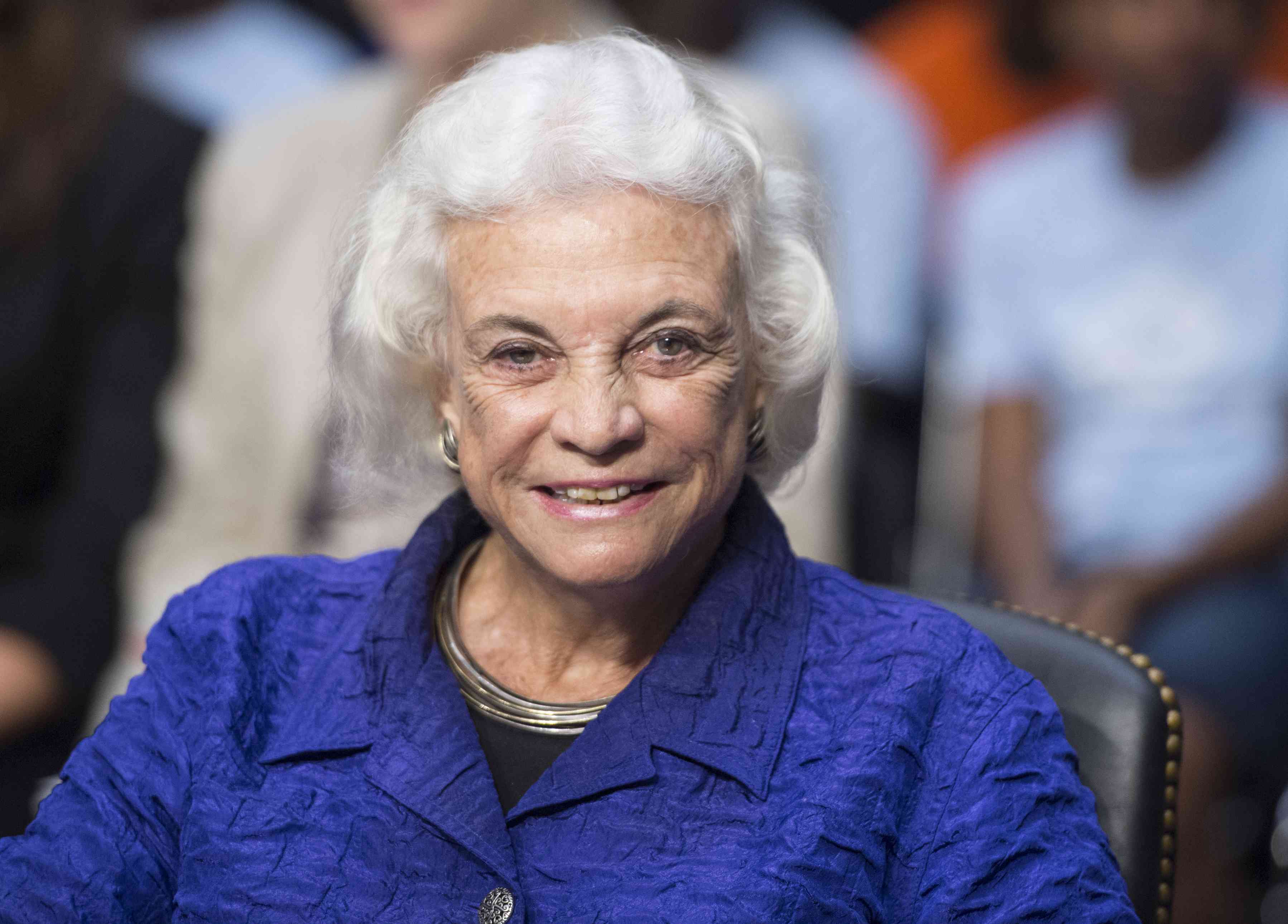 Sandra day. Sandra Day o'Connor. О Коннор судья. Кэрол Коннорс. Жюри женщины.