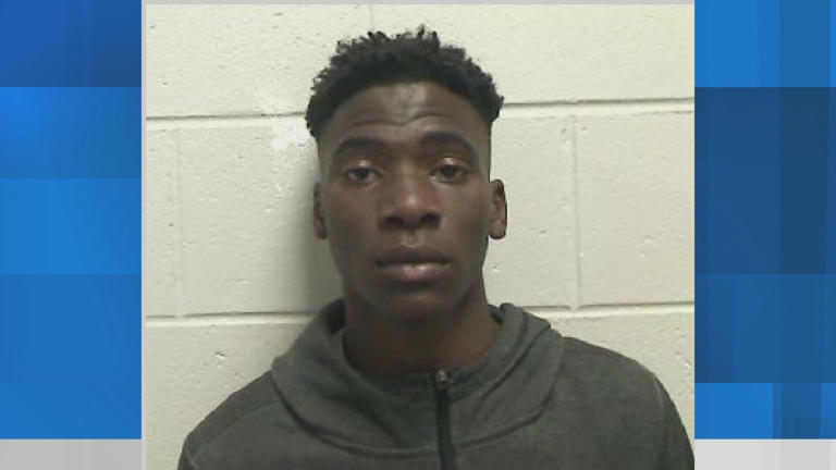 Statesboro Police searching for 19-year-old murder suspect