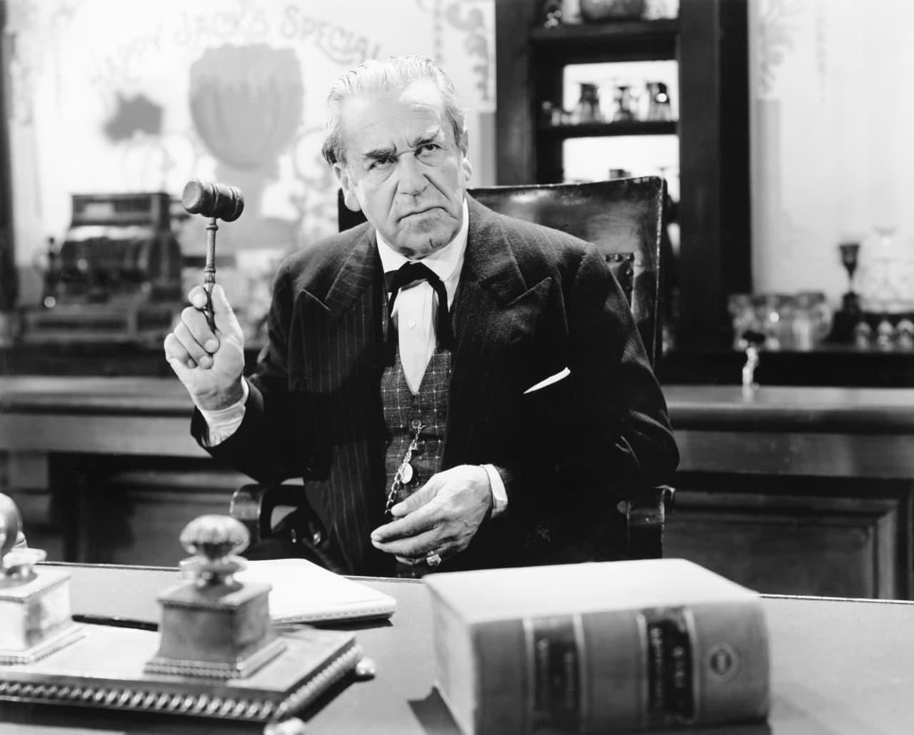 Week’s Best Vanguard Lawsuit Is Moving Forward