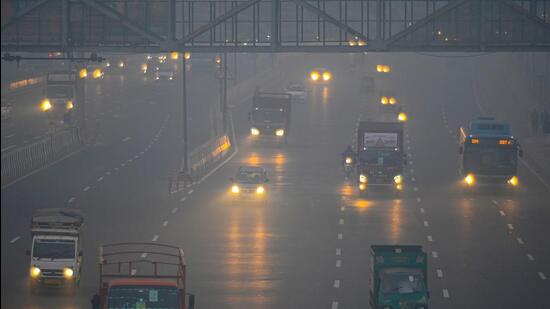 Delhi’s Air Remains Very Poor With No Respite Ahead; Mercury To Fall