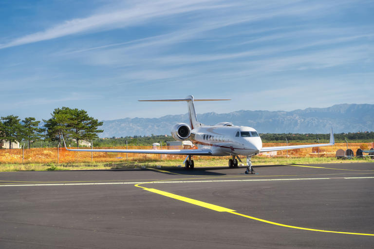 5 Ways To Fly On A Private Jet To Hawaii