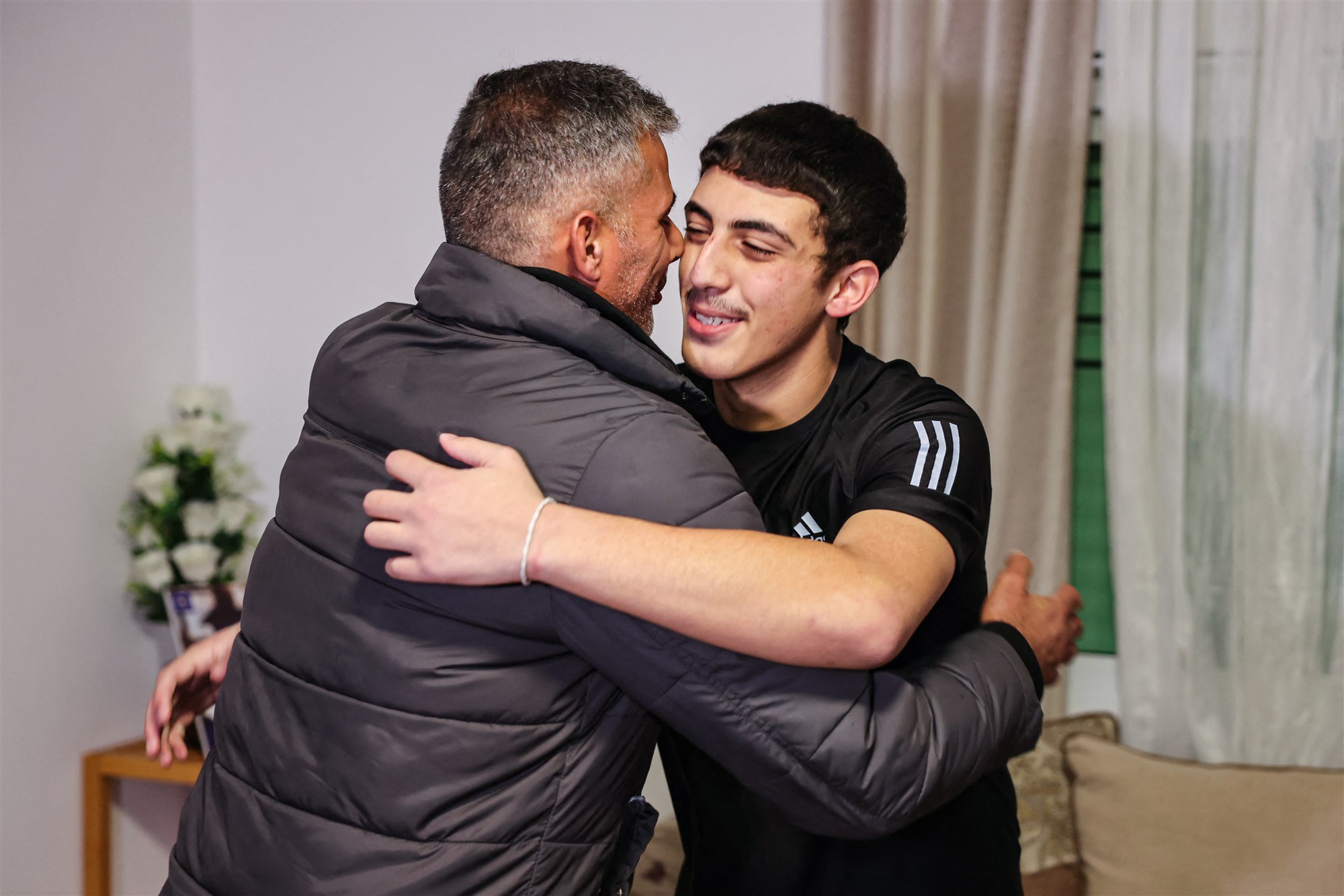 veel vrijgelaten palestijnse 'gevangenen' zijn minderjarigen zonder aanklacht