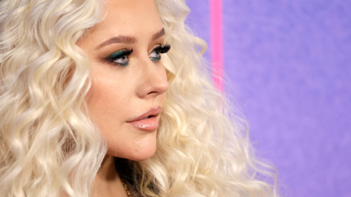 Christina Aguilera looks unrecognizable on TikTok.