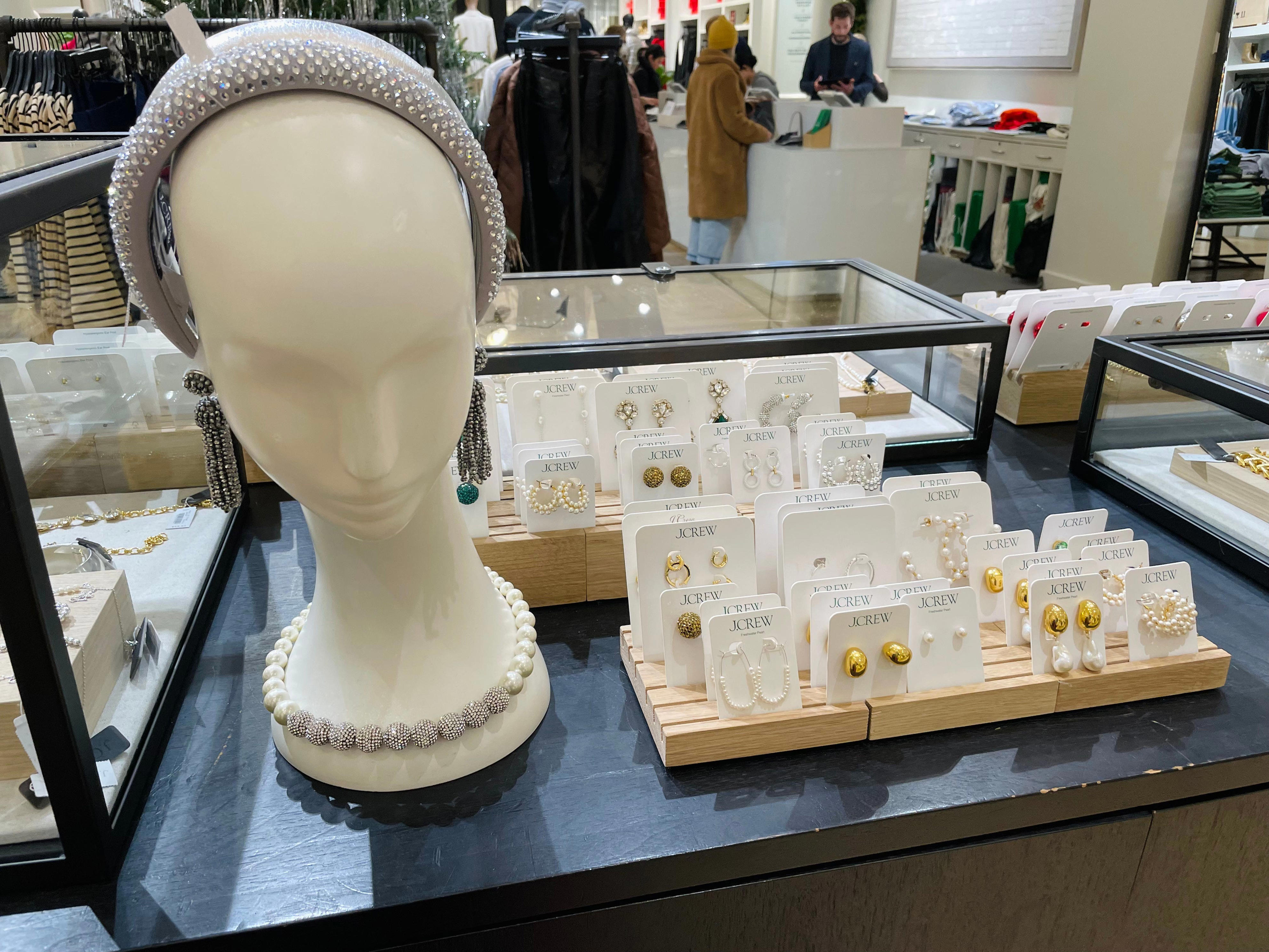 <p>The jewelry was much preppier than the jewelry at Banana Republic.</p>