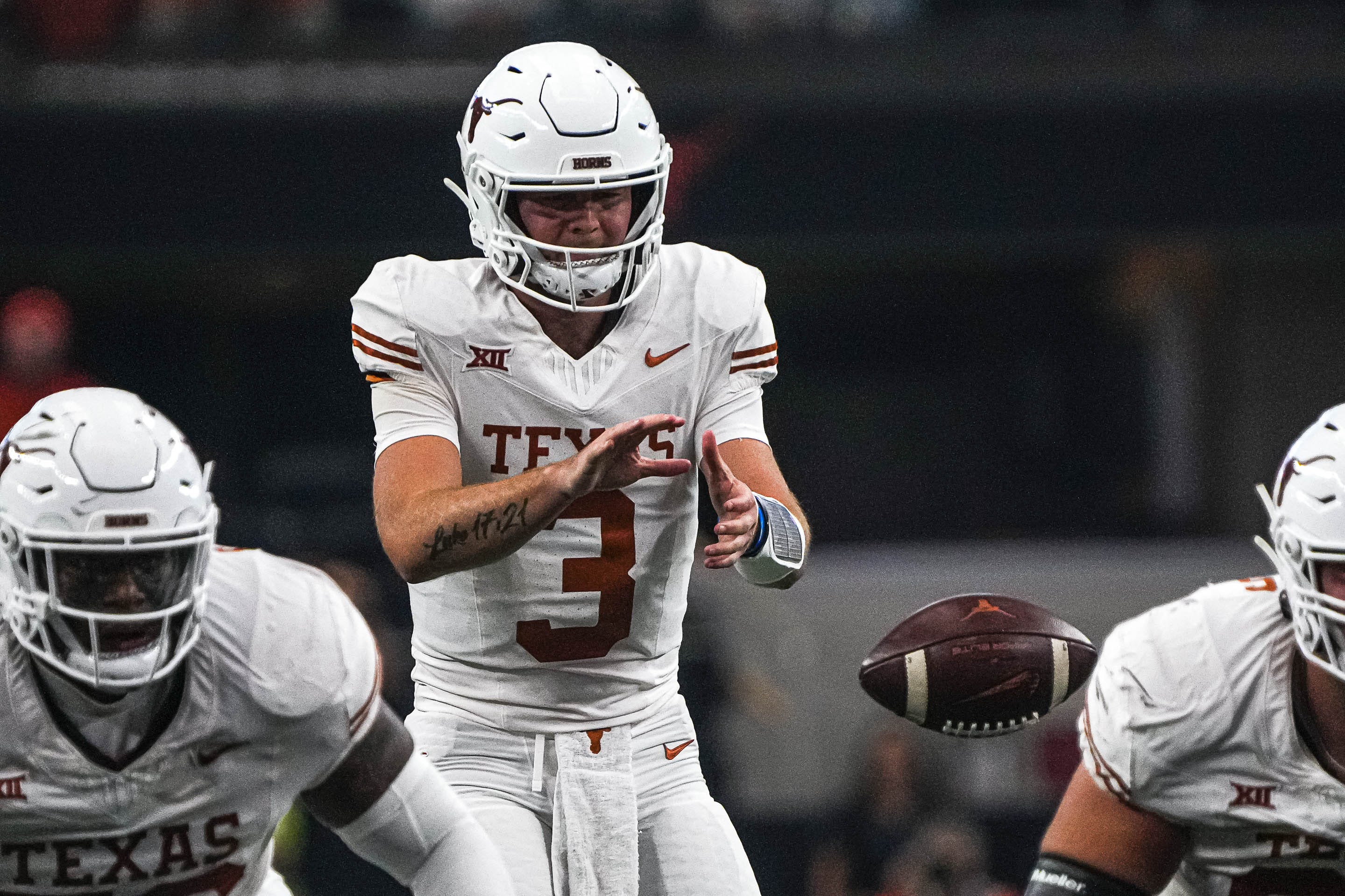 Texas Football's Quinn Ewers Breaks Passing Record In Big 12 ...