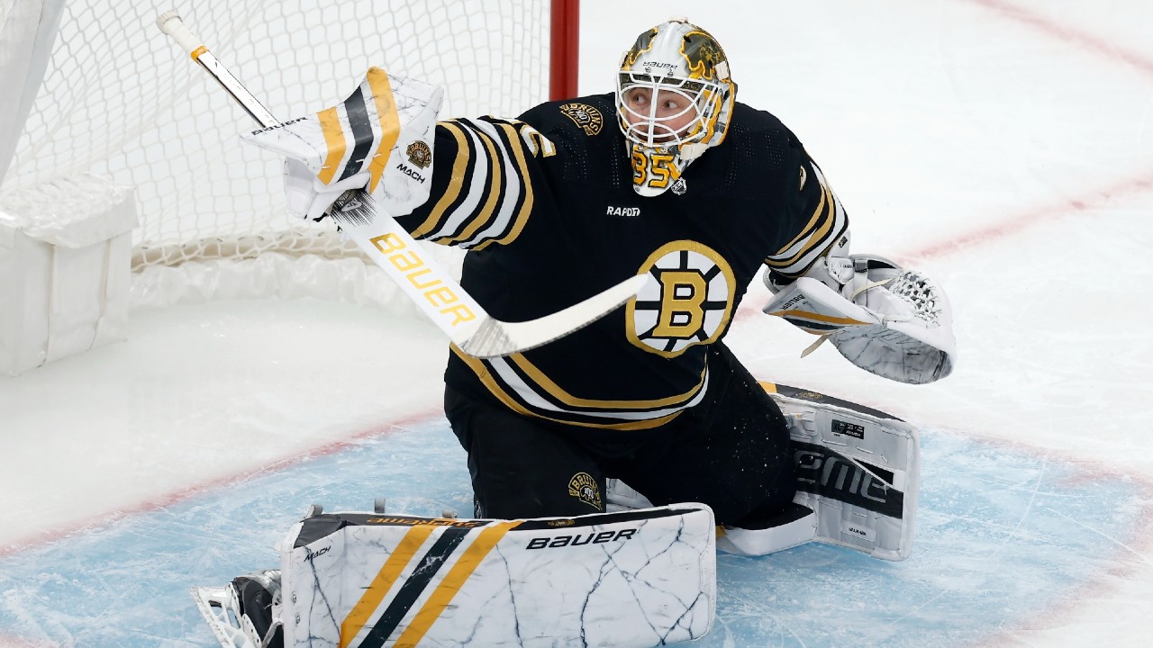 Bruins’ Ullmark Helped Off Ice With Injury In OT Vs. Coyotes